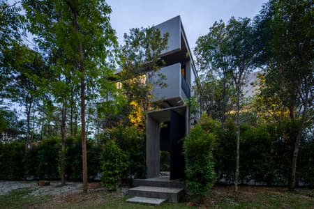 Tropical Shift House